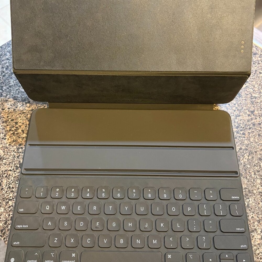 Apple - Smart Keyboard Folio for 12.9-inch iPad Pro (6th Generation) - Black